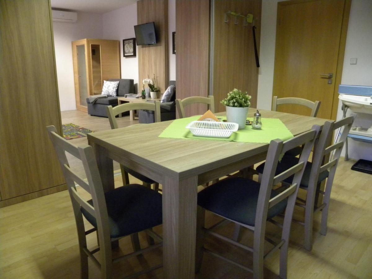 Apartment Wellness Vlckova Exteriör bild